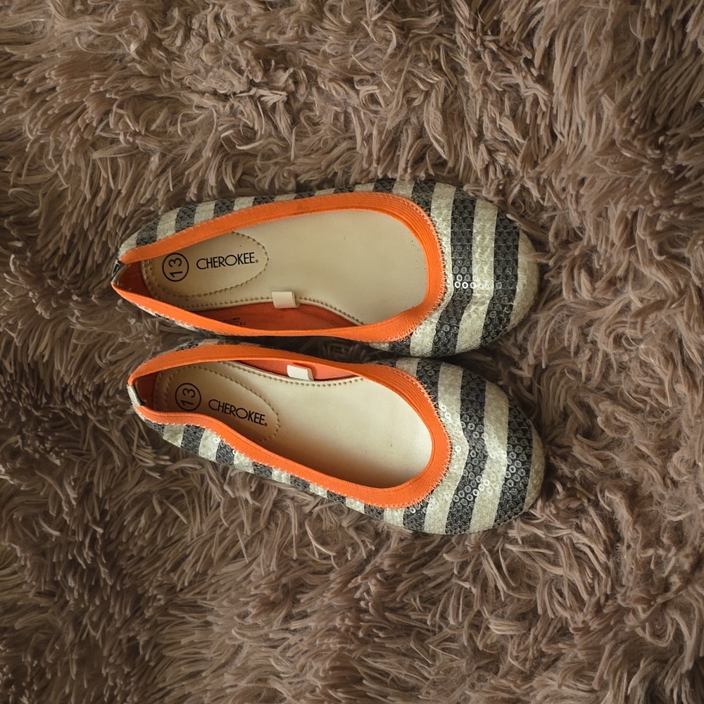 Striped B&W glitter flats, Cherokee, Girls 13, new, no tags